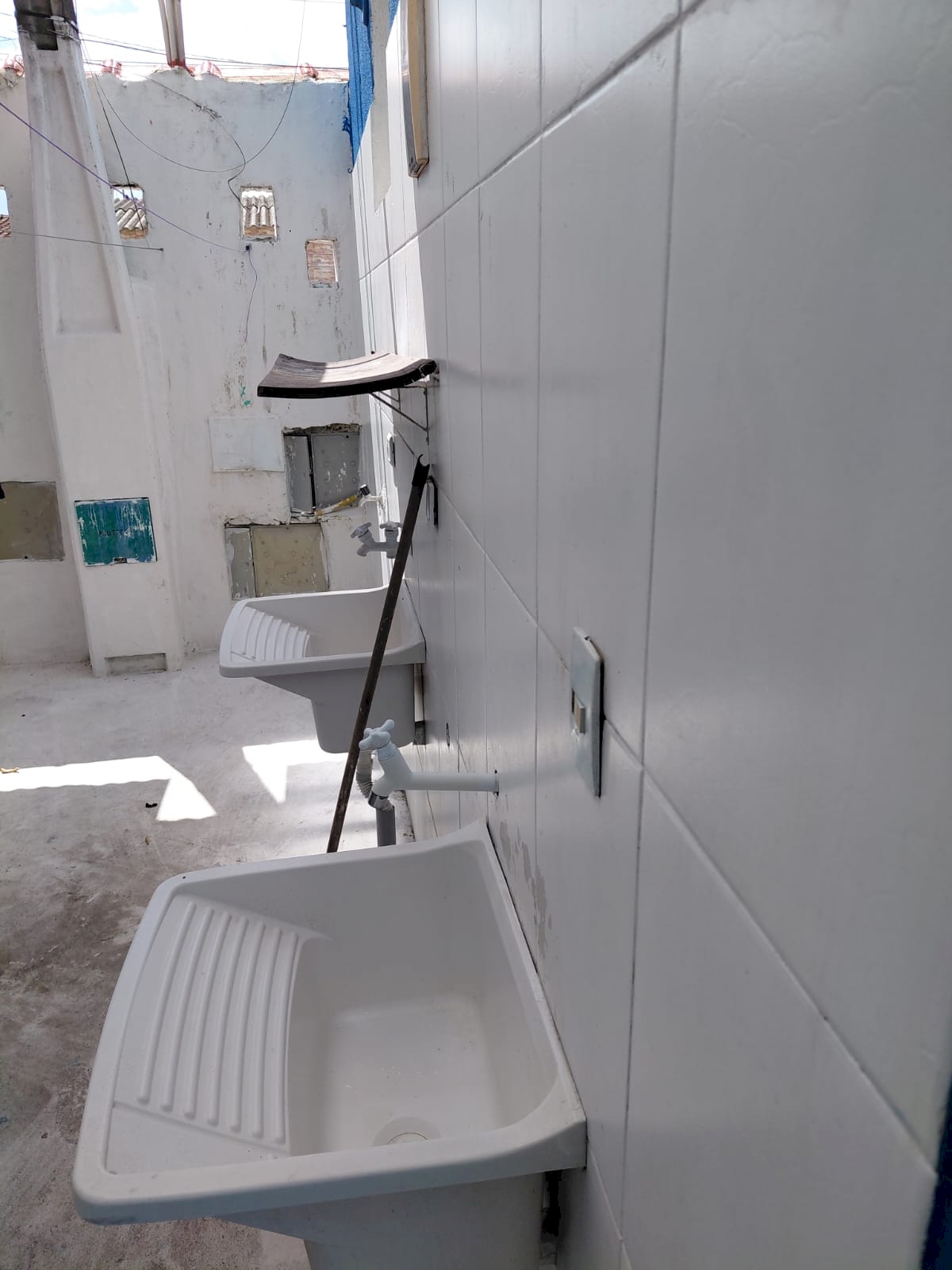 Imagem imóvel 10 KITNETS - Lado pista