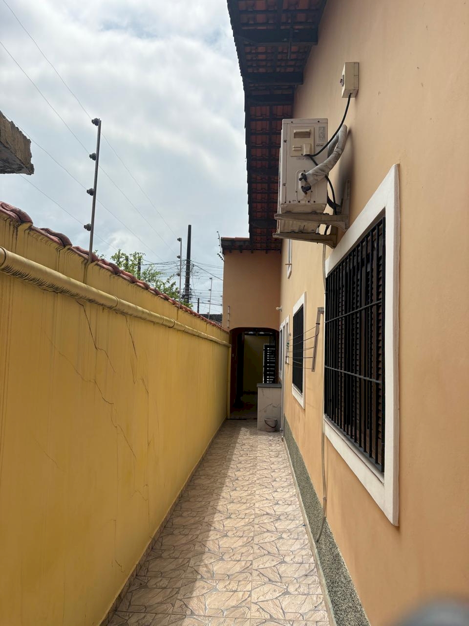 Imagem imóvel Casa Residencial - Lado Pista