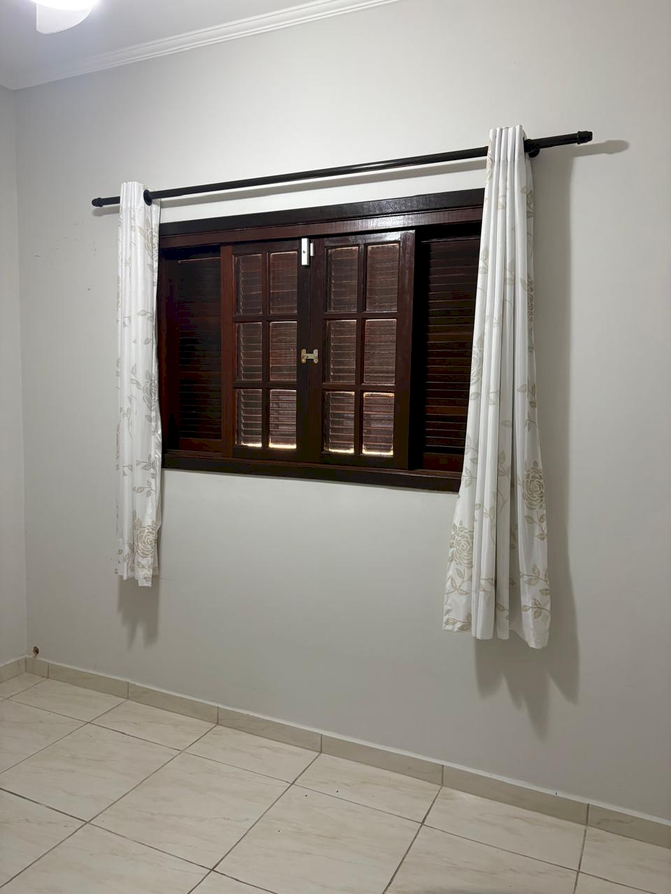 Imagem imóvel Casa Residencial - Lado Pista