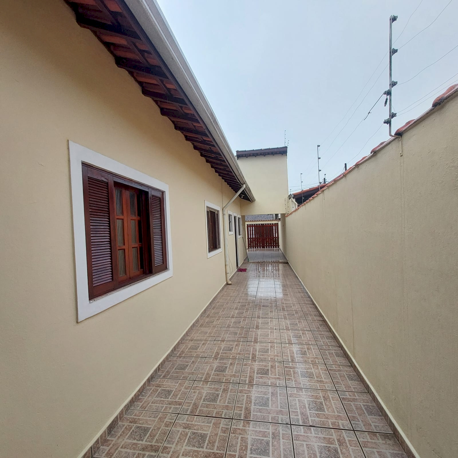 Imagem imóvel Casa Residencial - Lado Pista