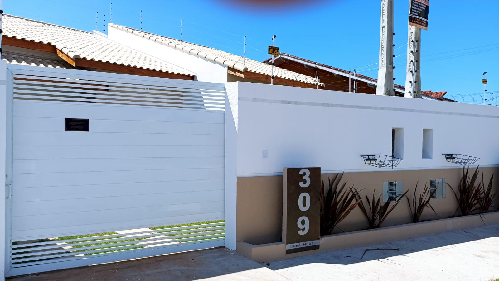 Linda Casa com Piscina - Lado Praia
