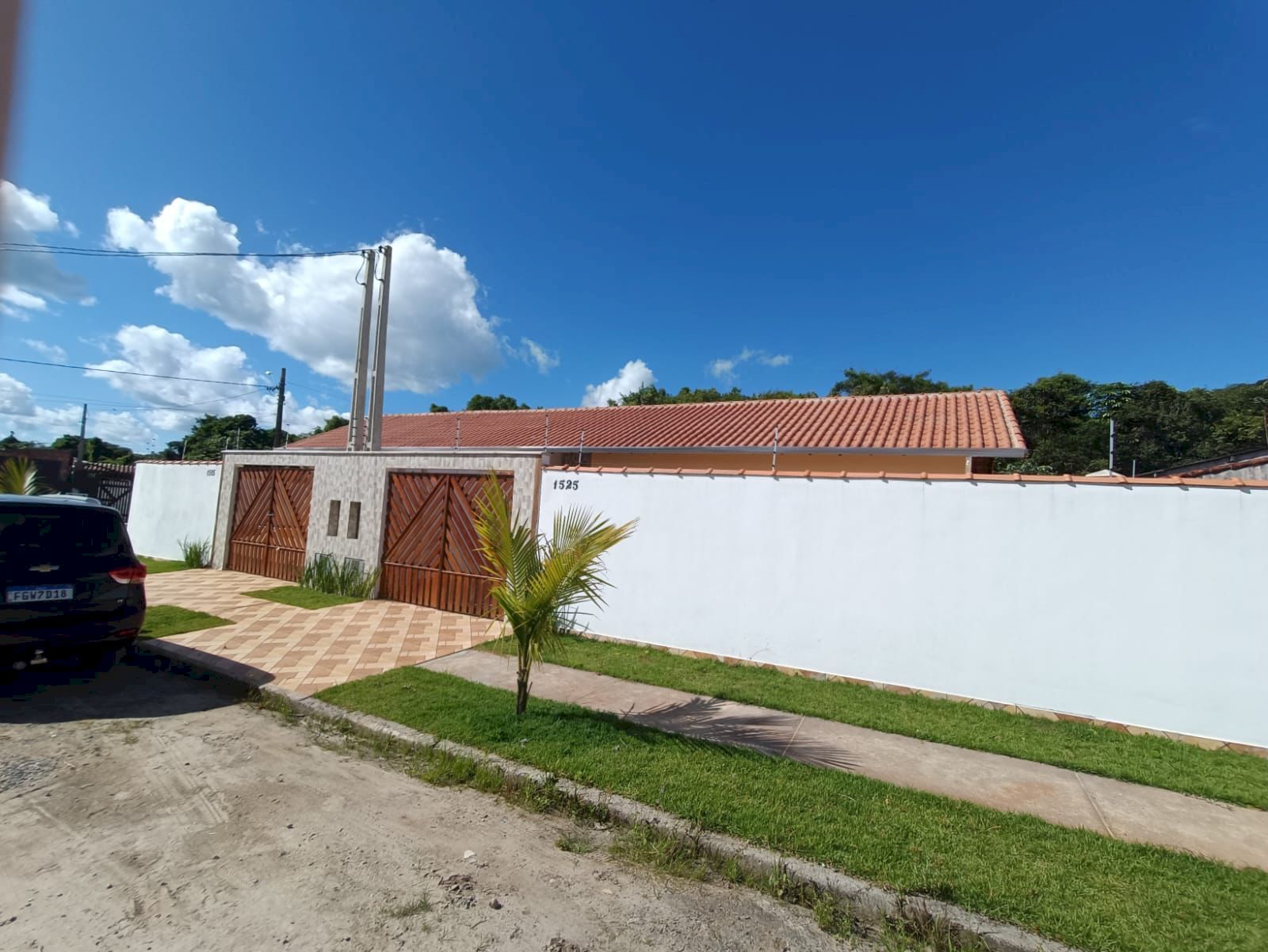Linda Casa com Piscina - Lado Praia