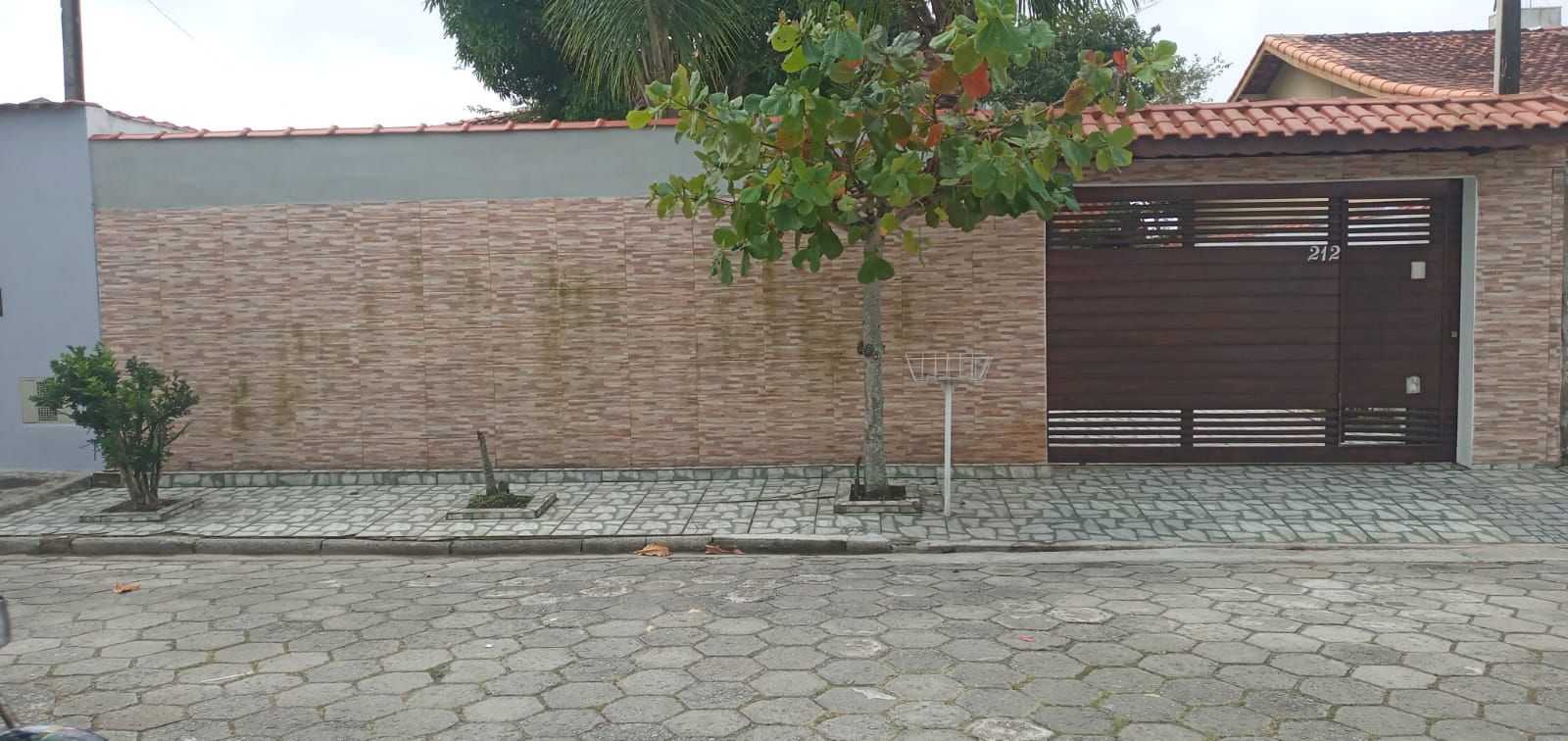 Edícula Assobradada Linda - Lado Praia