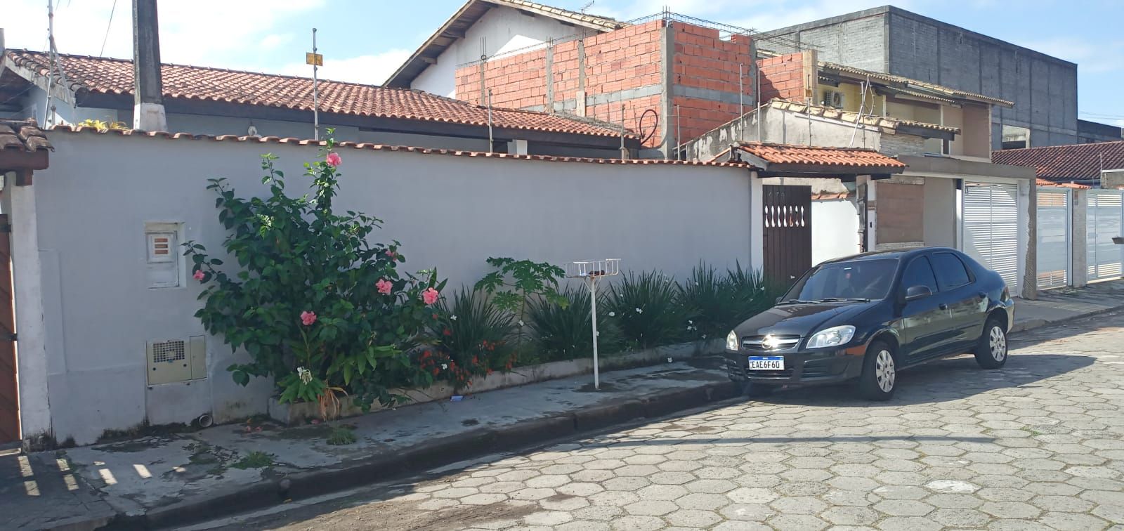 Linda Casa com Piscina - Lado Praia