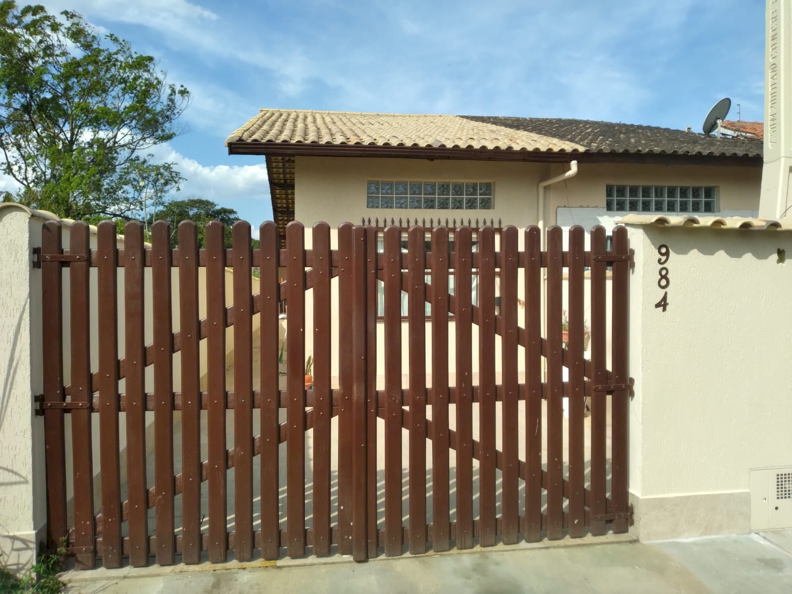 Casa Residencial - Lado Pista!