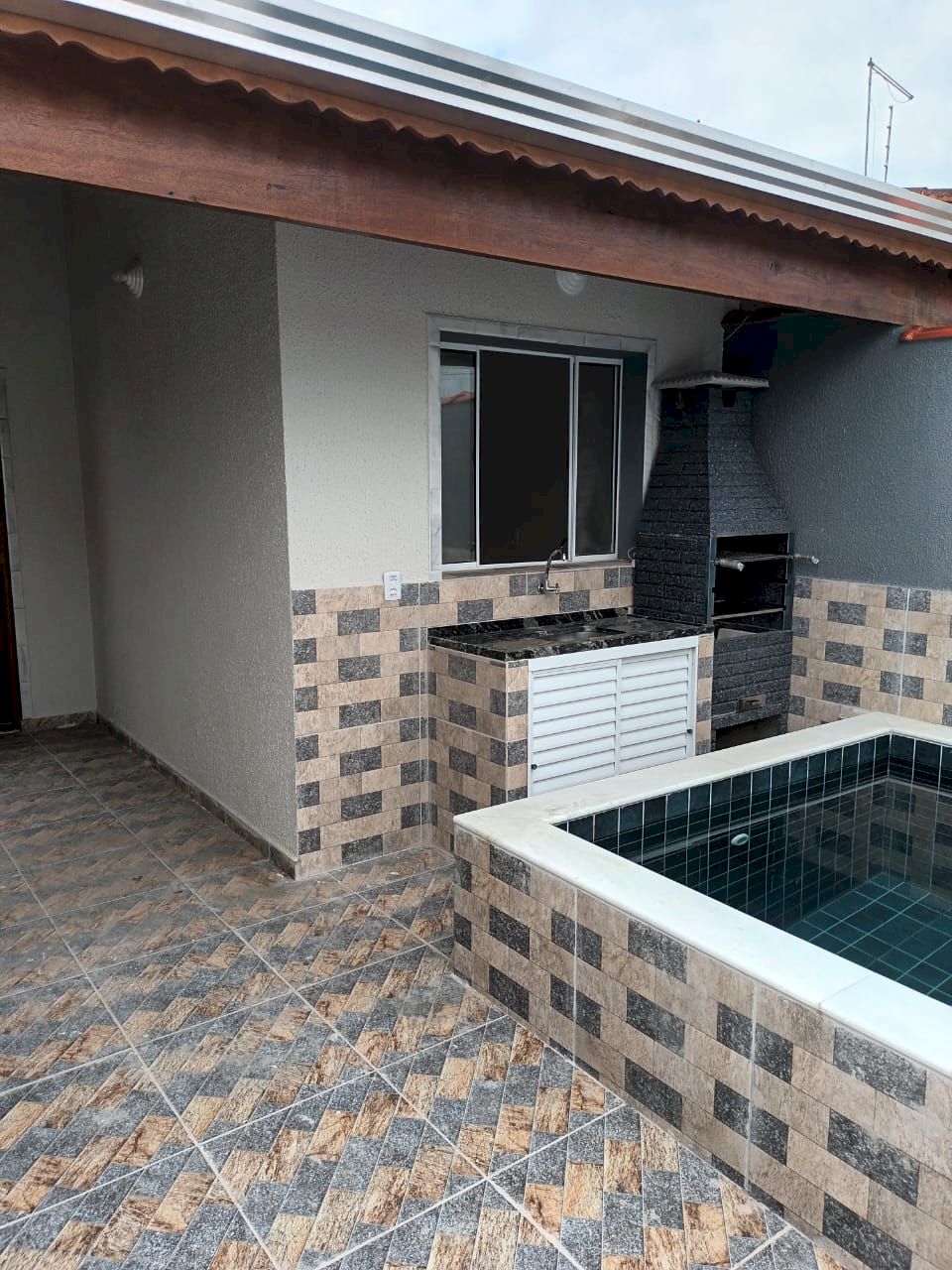 Casa Residencial - Lado Pista