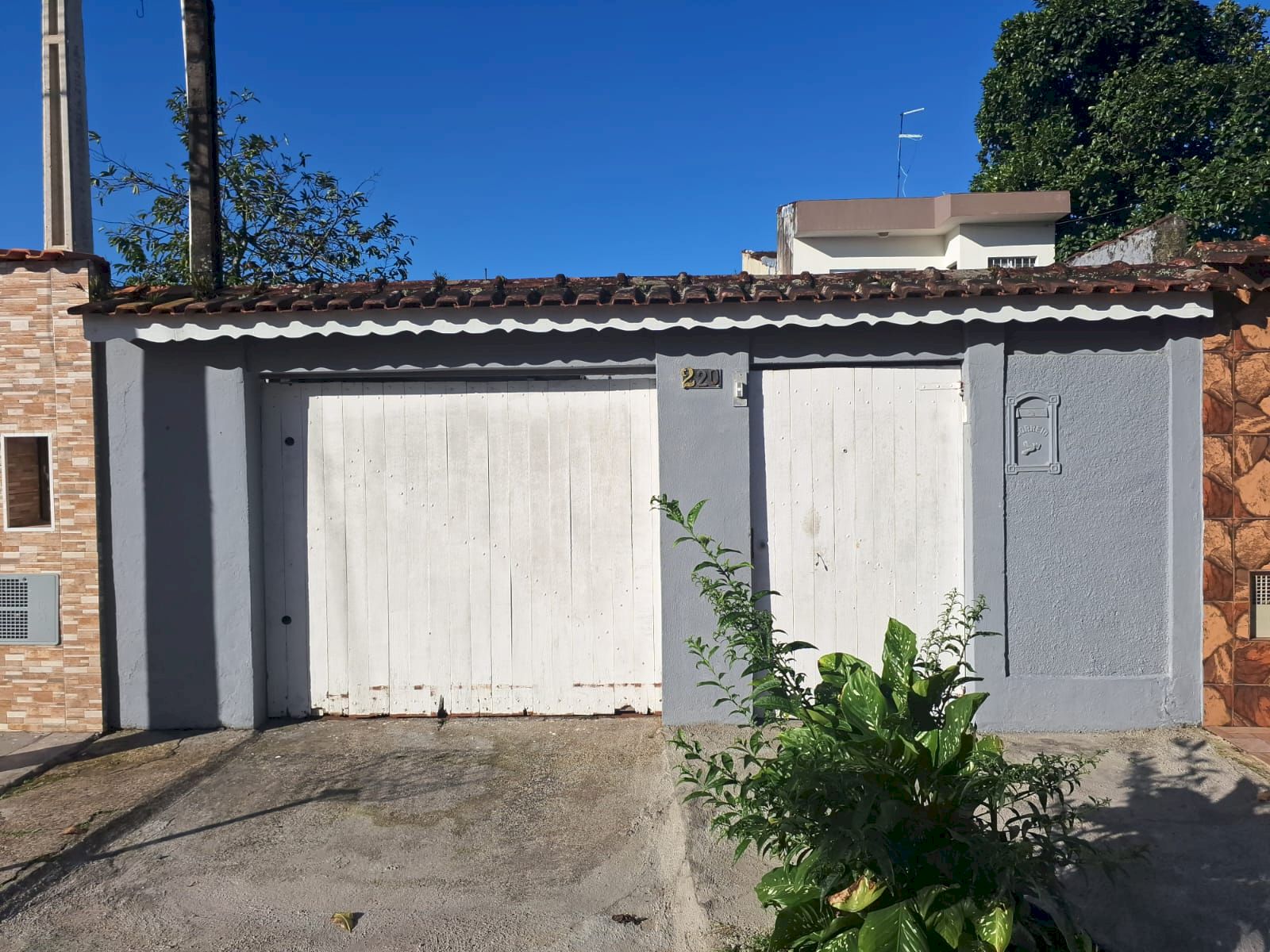 Casa com 4 dormitórios no bairro Ivoty