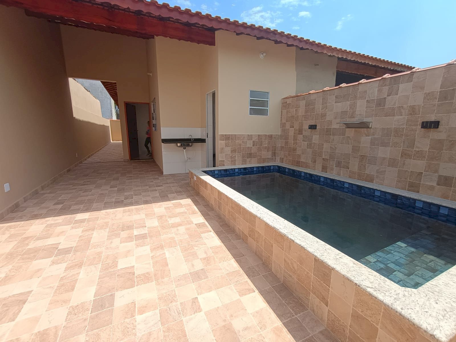 Casa Residencial - Lado Pista