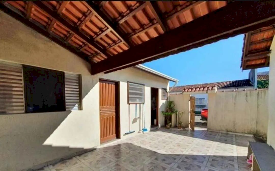 Casa Residencial - Lado Pista