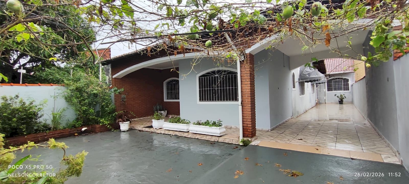 Casa Residencial - Lado Pista
