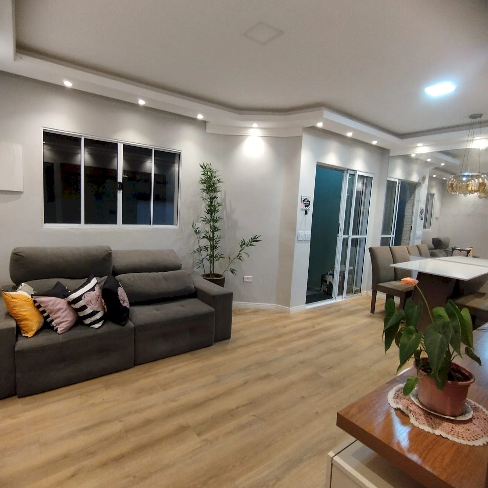 Casa com 2 dormitórios semi mobiliado no bairro Nova Itanhaém