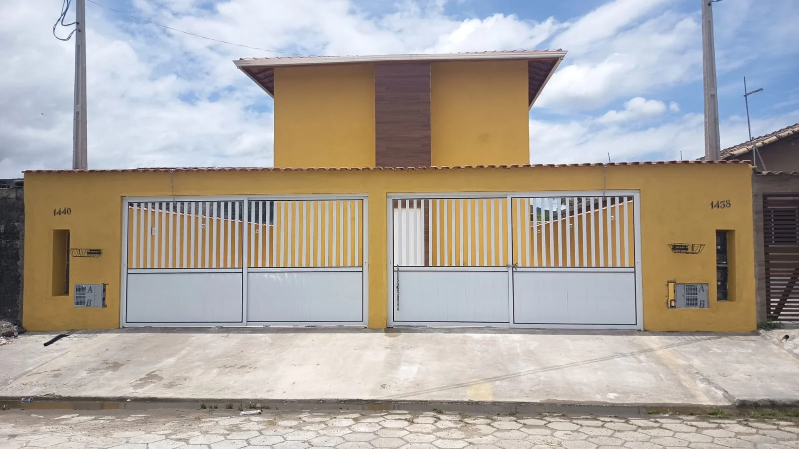 Sobreposta superior com 2 dormitórios no bairro Nova Itanhaém