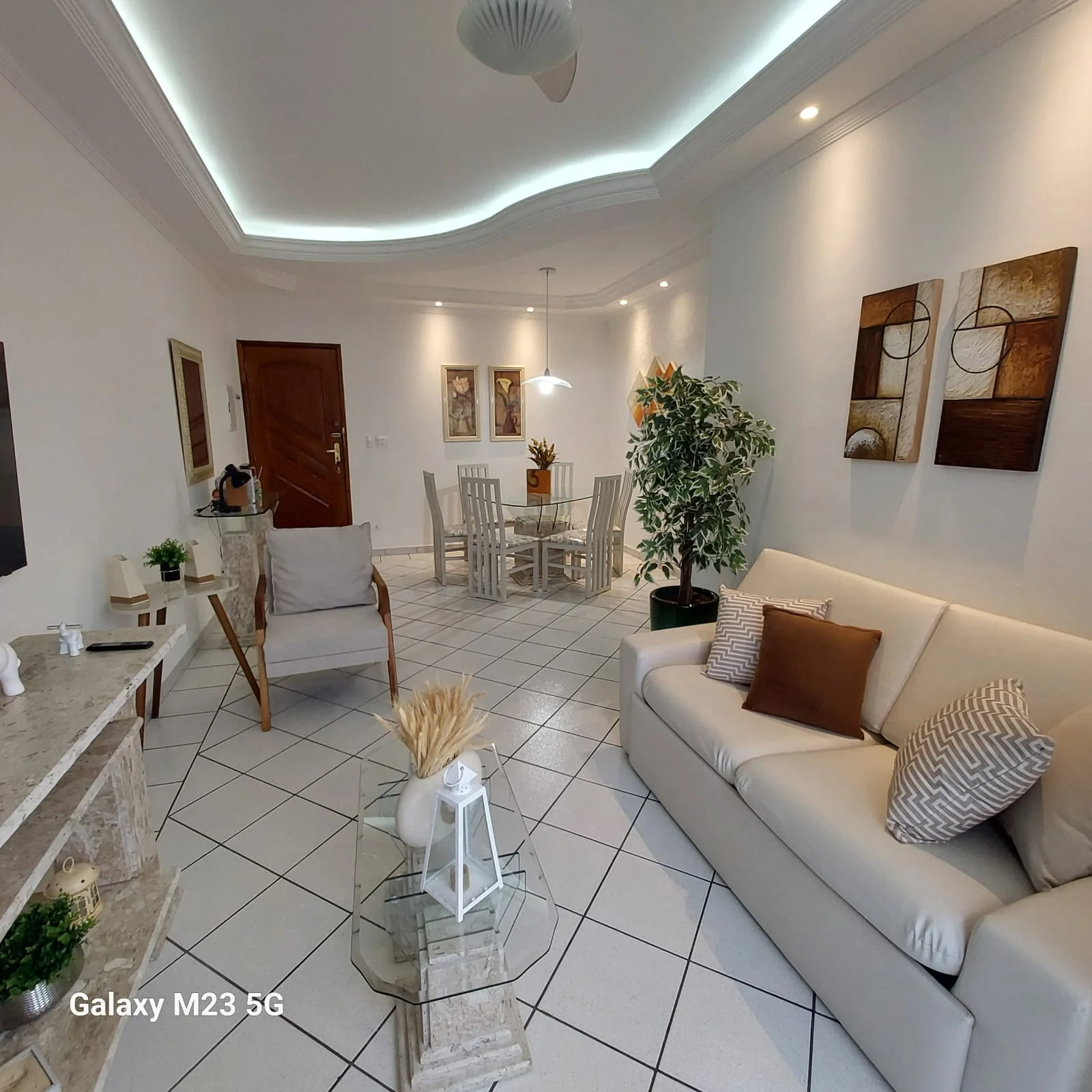 Apartamento com 2 dormitórios próximo à praia no bairro Guarda C…