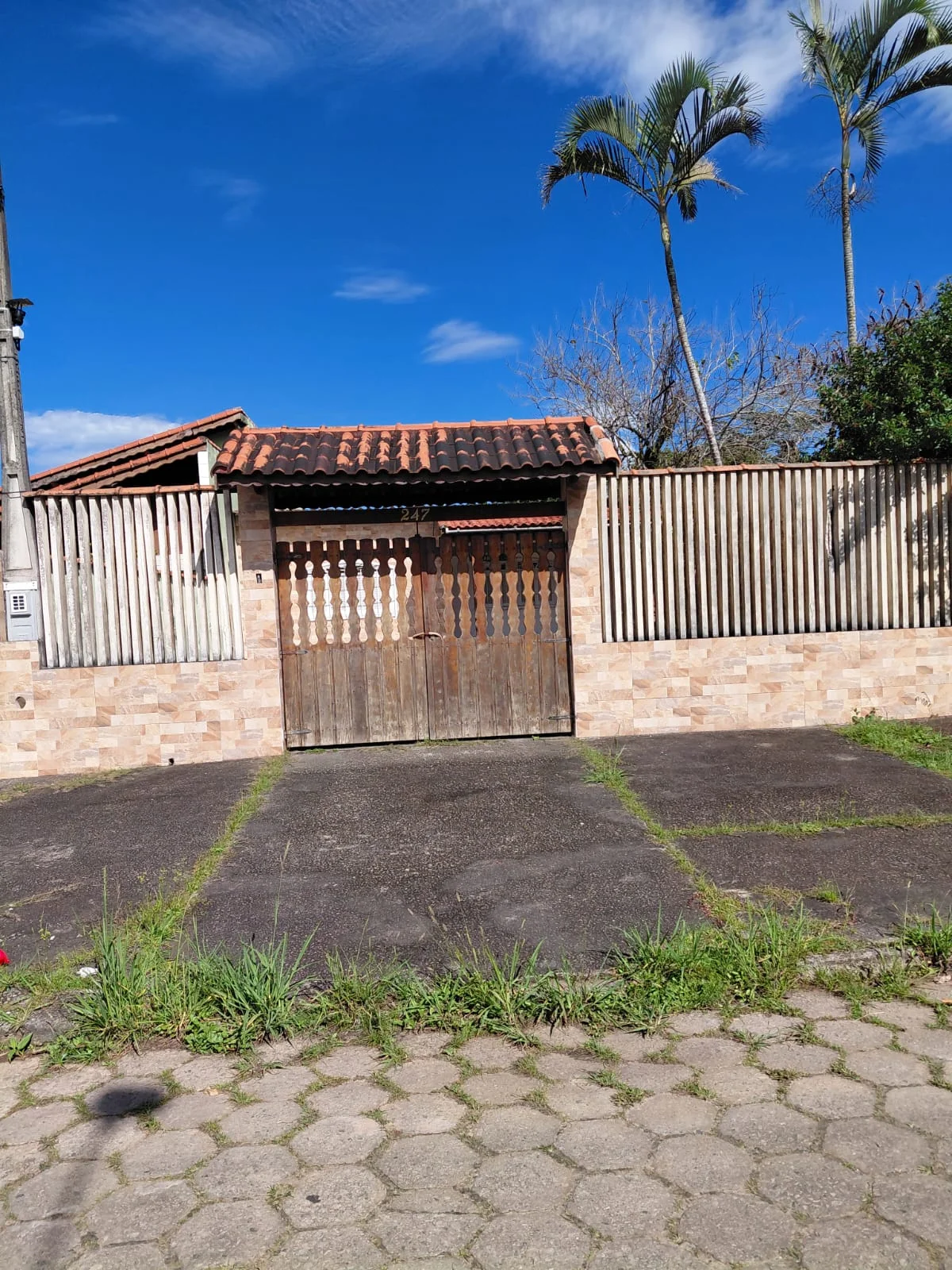 Casa com 3 dormitórios próximo à praia no bairro Gaivota
