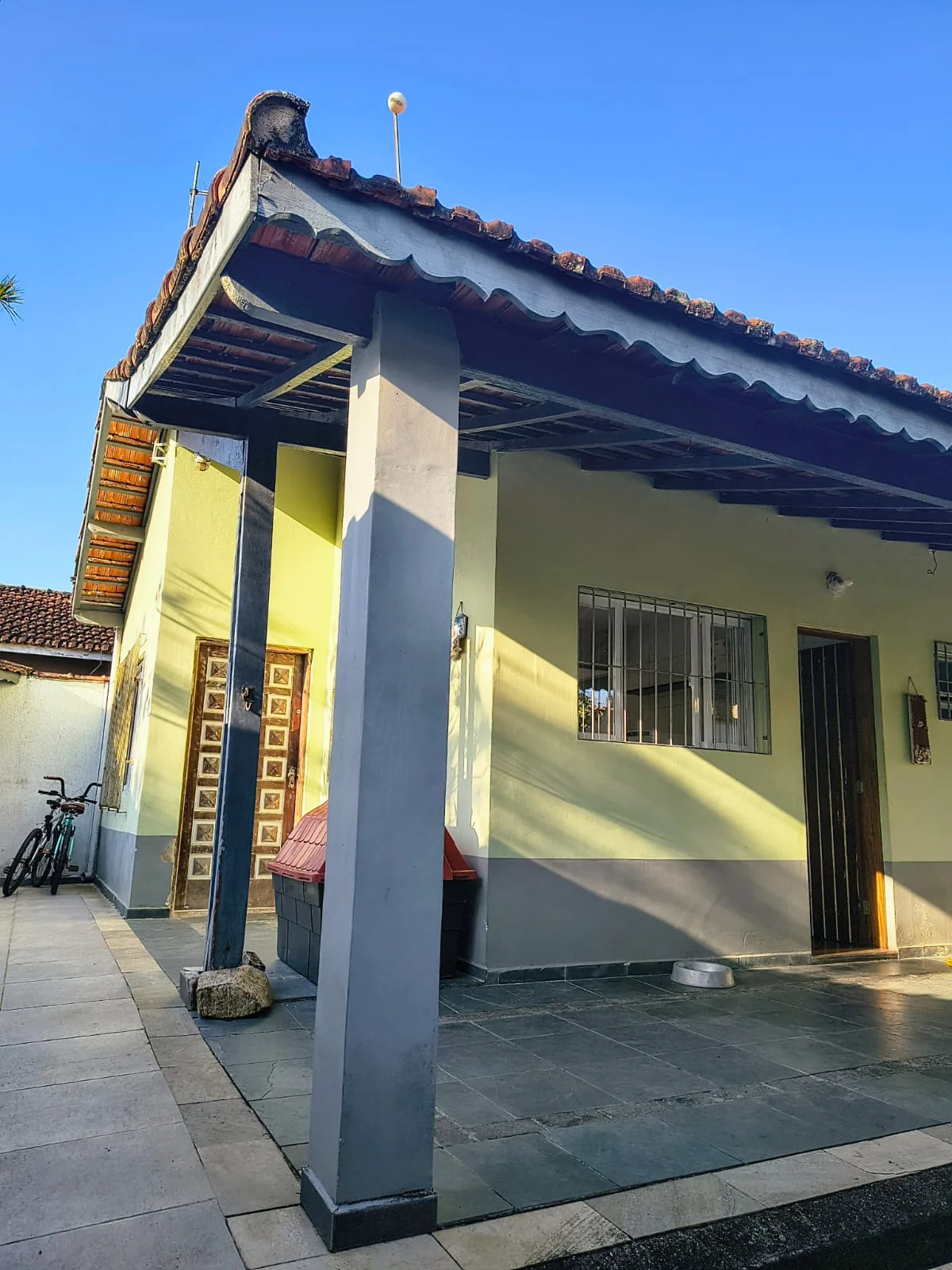 Casa com 2 dormitórios próximo à praia no bairro Nova Itanhaém