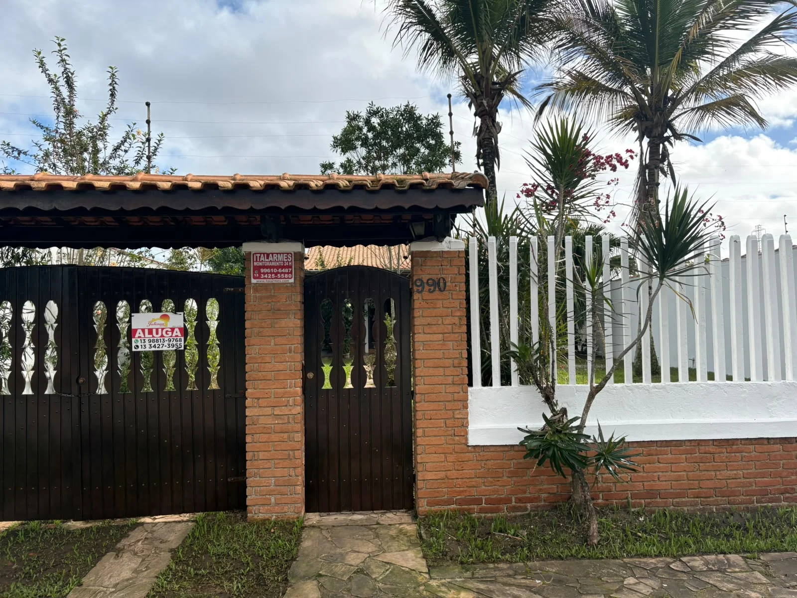 Casa com 3 dormitórios próximo à praia no bairro Cibratel II