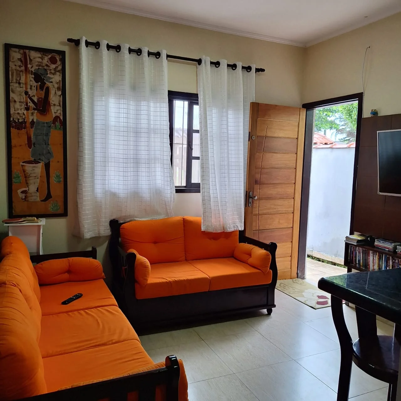 Casa com 2 dormitórios no bairro Loty