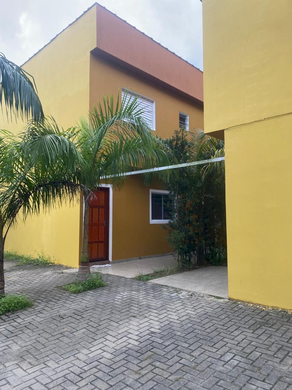 Sobrado com 2 dormitórios no bairro Suarão