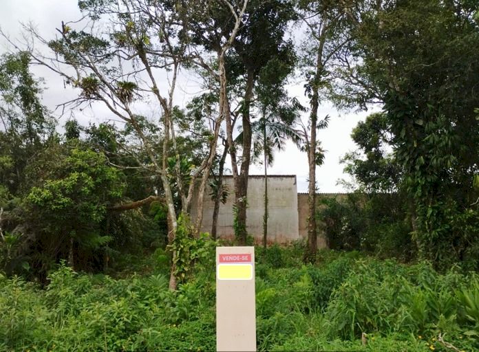 Terreno com 300m²